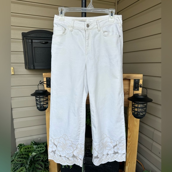 Anthropologie by Pilcro cut out cropped wide legged white jeans with tan trim - Picture 4 of 12